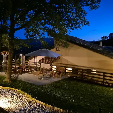 Vakantiehuis Borgo Canapegna - Boschetto - Private Pool Exclusive Use Fabriano